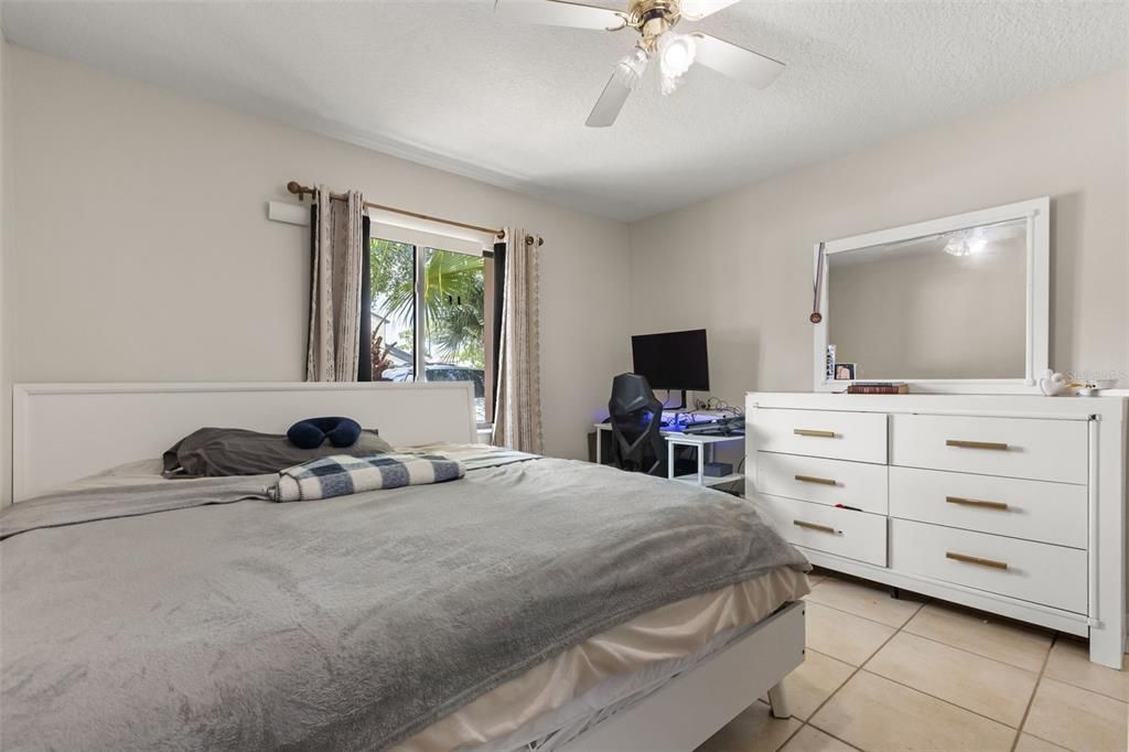 En Venta: $260,000 (2 camas, 2 baños, 1018 Pies cuadrados)