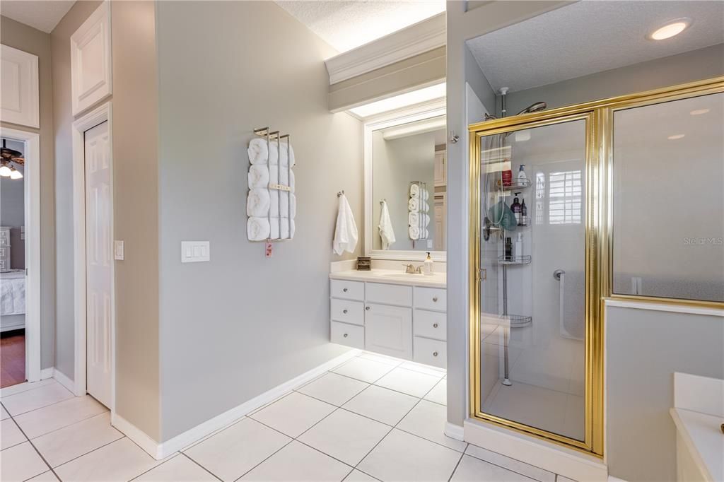 En Venta: $495,000 (3 camas, 2 baños, 2408 Pies cuadrados)