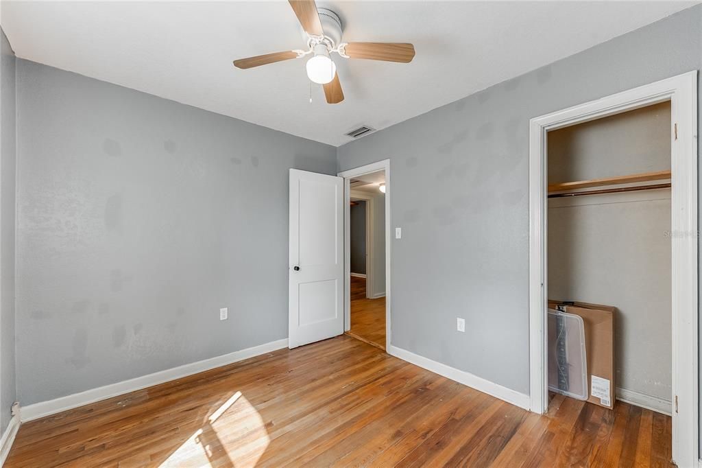 For Sale: $385,000 (3 beds, 1 baths, 1065 Square Feet)
