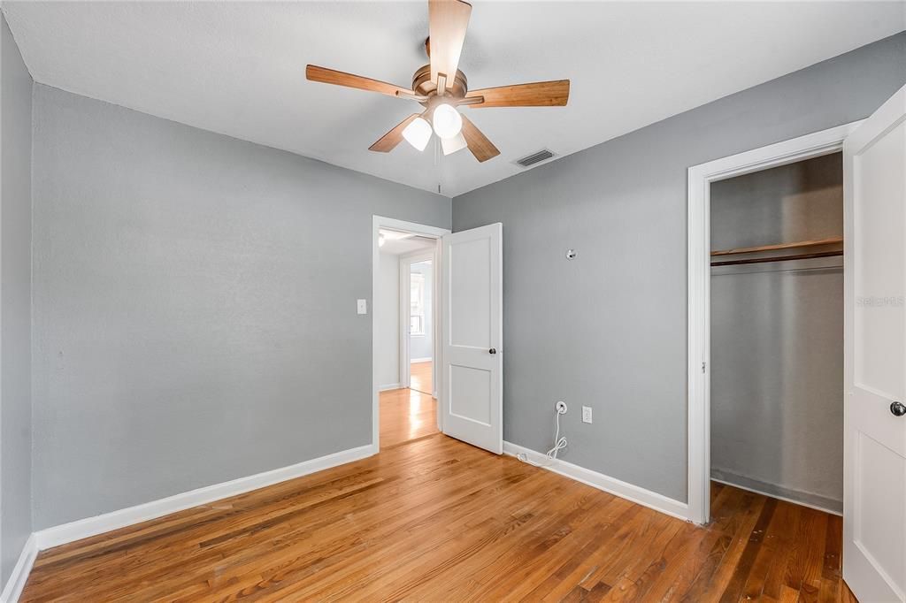 For Sale: $385,000 (3 beds, 1 baths, 1065 Square Feet)