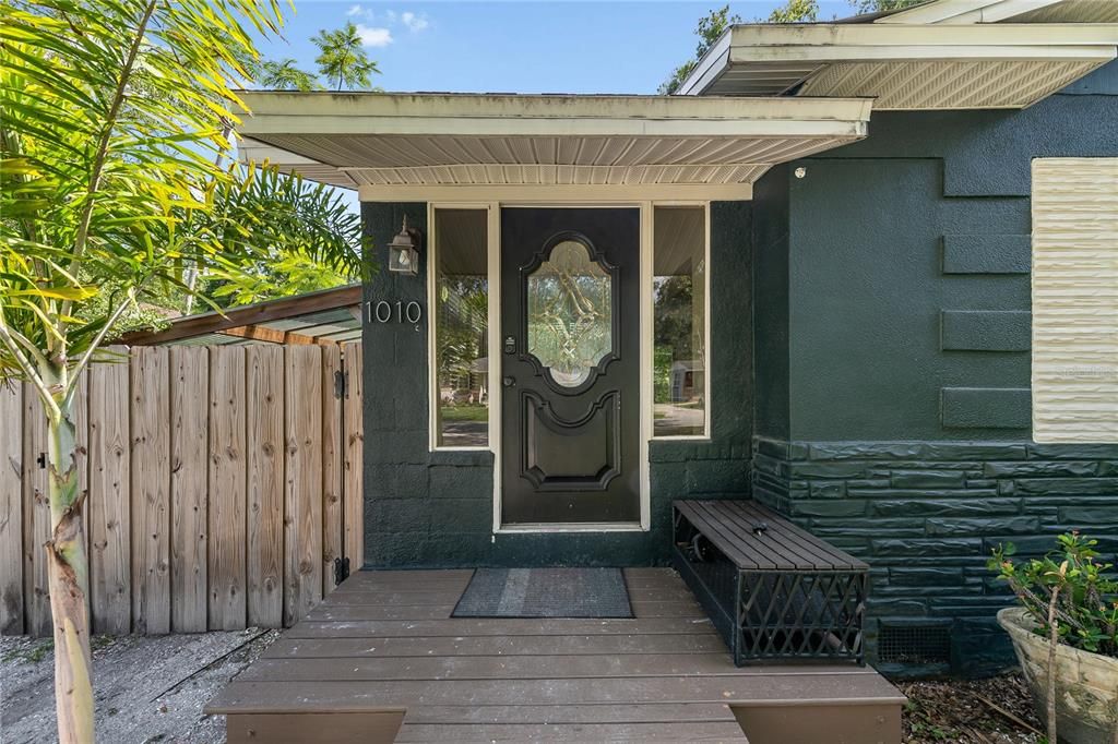 For Sale: $385,000 (3 beds, 1 baths, 1065 Square Feet)