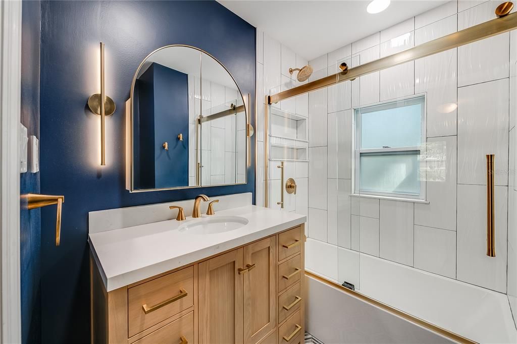 For Sale: $385,000 (3 beds, 1 baths, 1065 Square Feet)