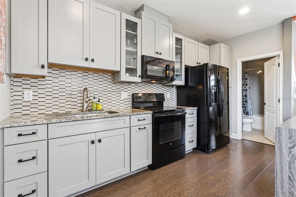 For Rent: $3,998 (4 beds, 4 baths, 2695 Square Feet)