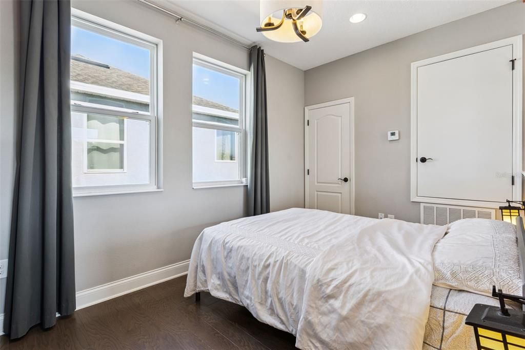 For Rent: $3,998 (4 beds, 4 baths, 2695 Square Feet)