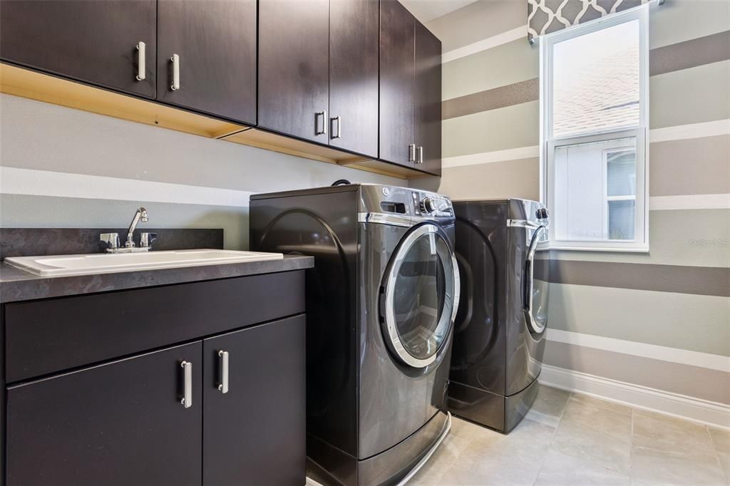 For Rent: $3,998 (4 beds, 4 baths, 2695 Square Feet)