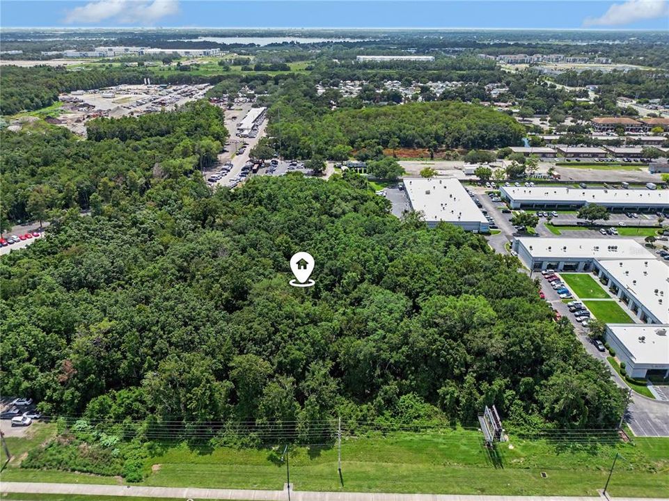 На продажу: $2,800,000 (3.02 acres)