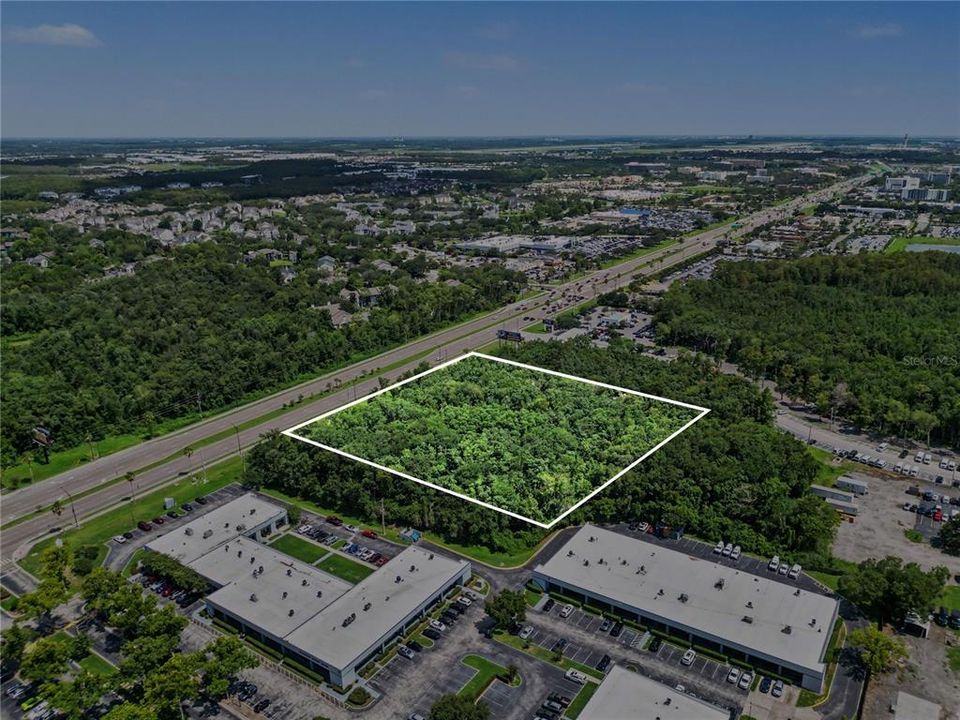 На продажу: $2,800,000 (3.02 acres)
