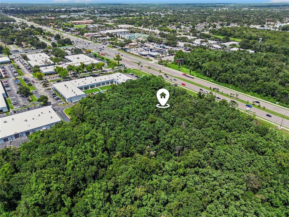 На продажу: $2,800,000 (3.02 acres)