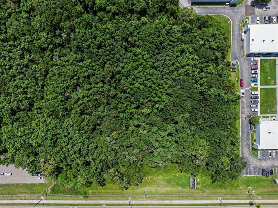 На продажу: $2,800,000 (3.02 acres)