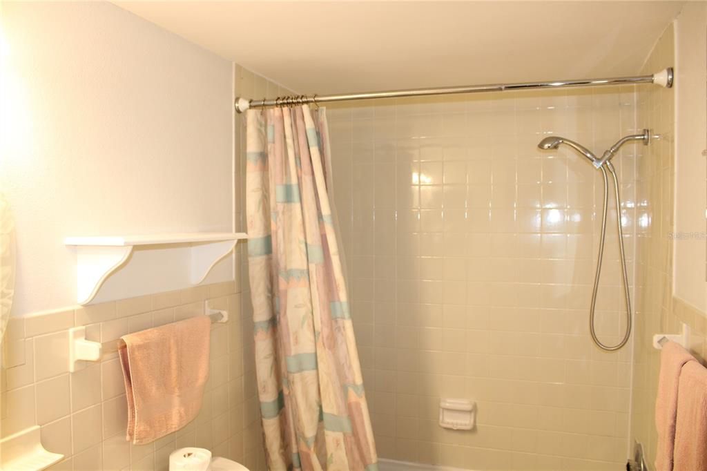 出租: $1,395 (1 贝兹, 1 浴室, 660 平方英尺)