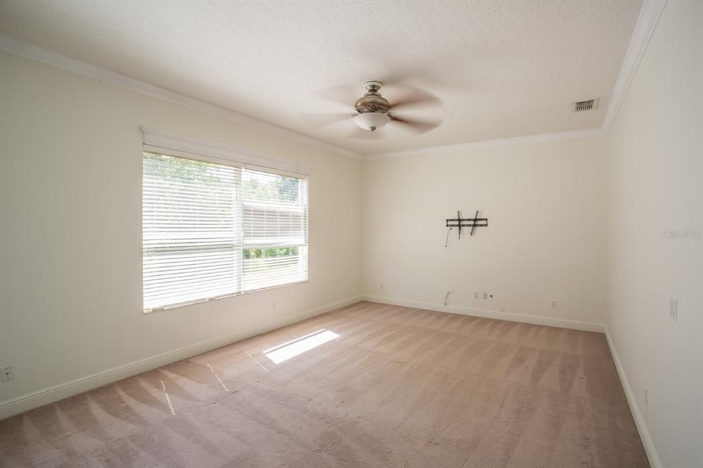 For Rent: $2,800 (5 beds, 3 baths, 2825 Square Feet)