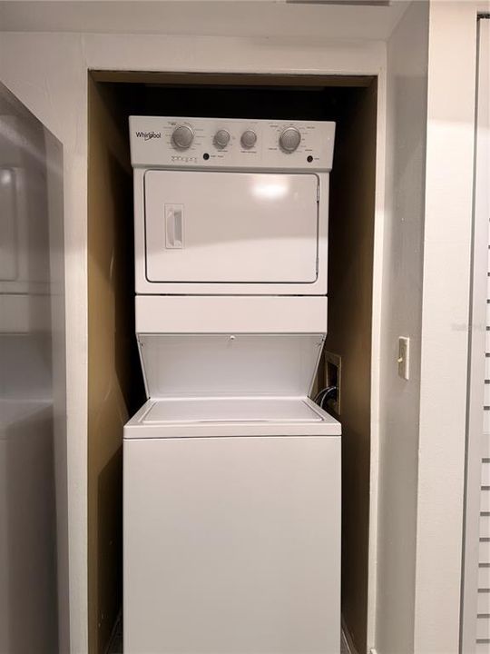 На продажу: $169,900 (2 спален, 1 ванн, 880 Квадратных фут)