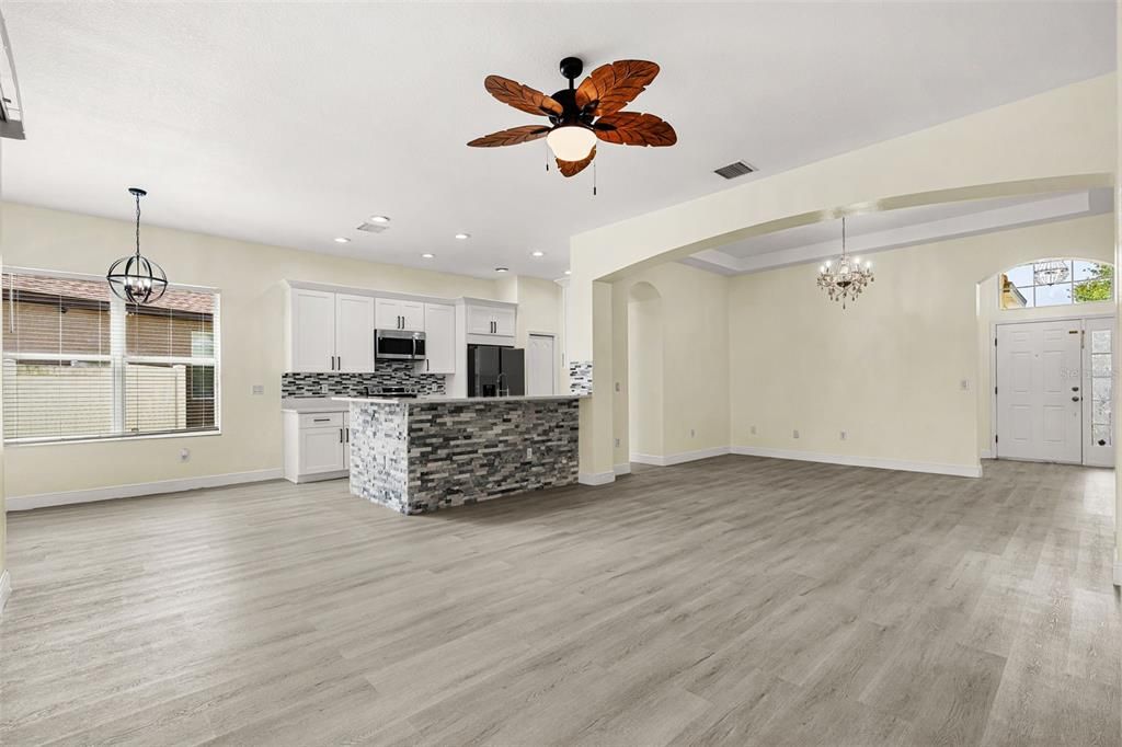 На продажу: $359,995 (3 спален, 2 ванн, 1657 Квадратных фут)