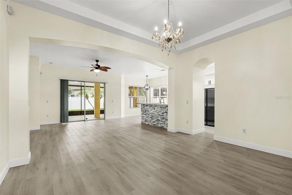На продажу: $359,995 (3 спален, 2 ванн, 1657 Квадратных фут)