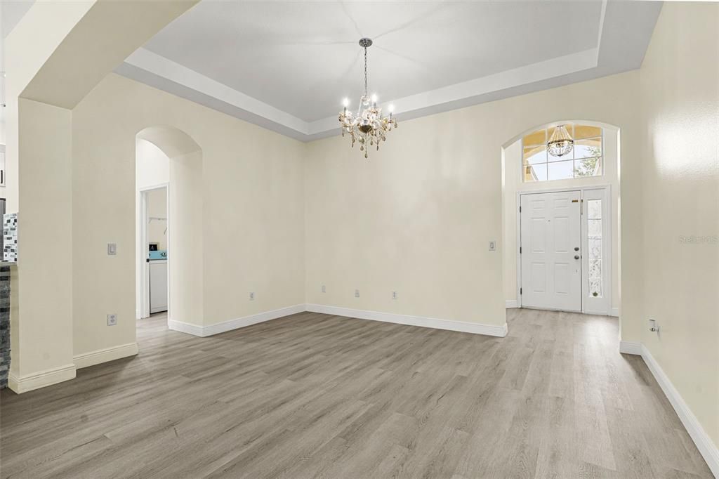 На продажу: $359,995 (3 спален, 2 ванн, 1657 Квадратных фут)