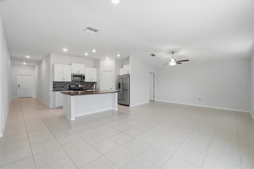 En Venta: $300,000 (3 camas, 2 baños, 1555 Pies cuadrados)