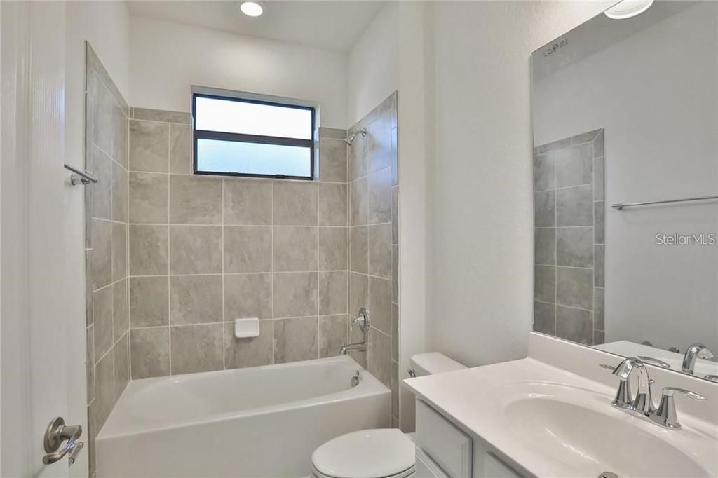 На продажу: $729,900 (5 спален, 3 ванн, 3257 Квадратных фут)