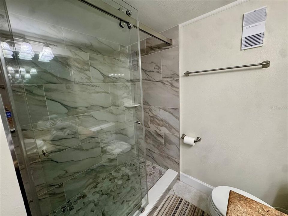 В аренду: $4,000 (2 спален, 2 ванн, 1094 Квадратных фут)