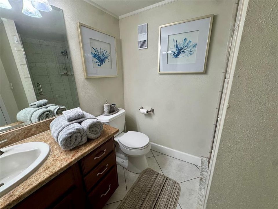 В аренду: $4,000 (2 спален, 2 ванн, 1094 Квадратных фут)
