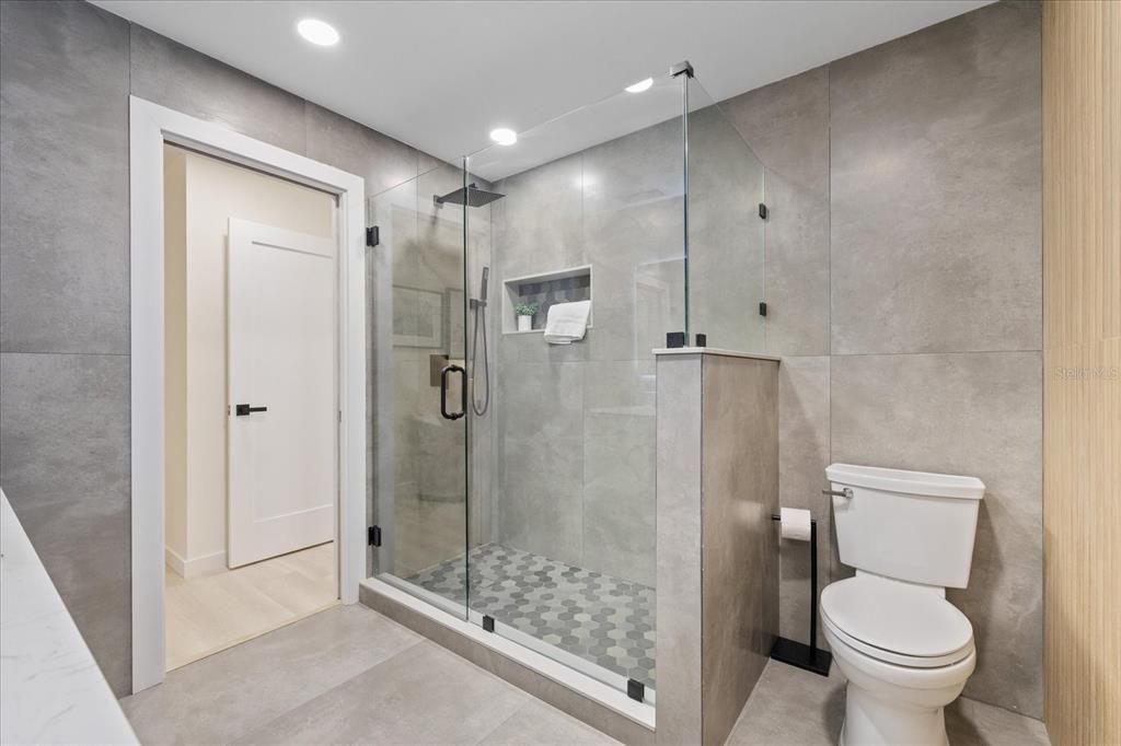 For Sale: $577,000 (4 beds, 2 baths, 2180 Square Feet)