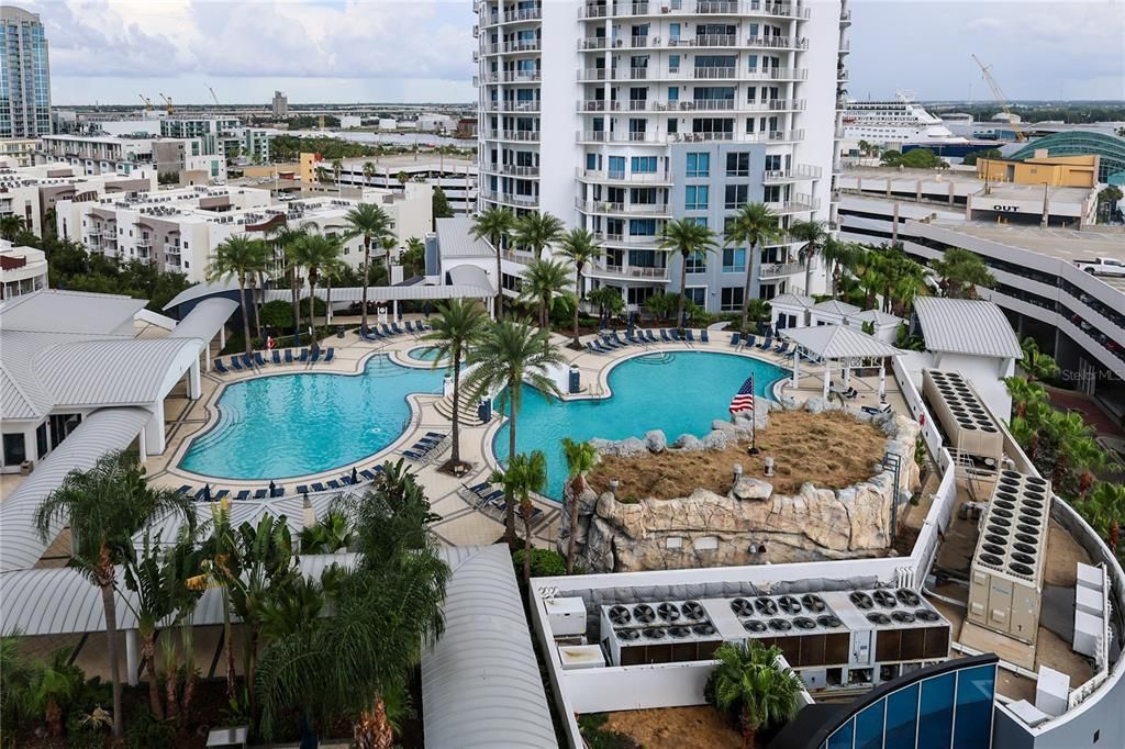 For Rent: $5,750 (3 beds, 3 baths, 1733 Square Feet)