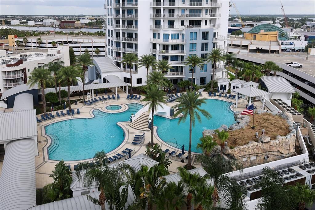 For Rent: $5,750 (3 beds, 3 baths, 1733 Square Feet)