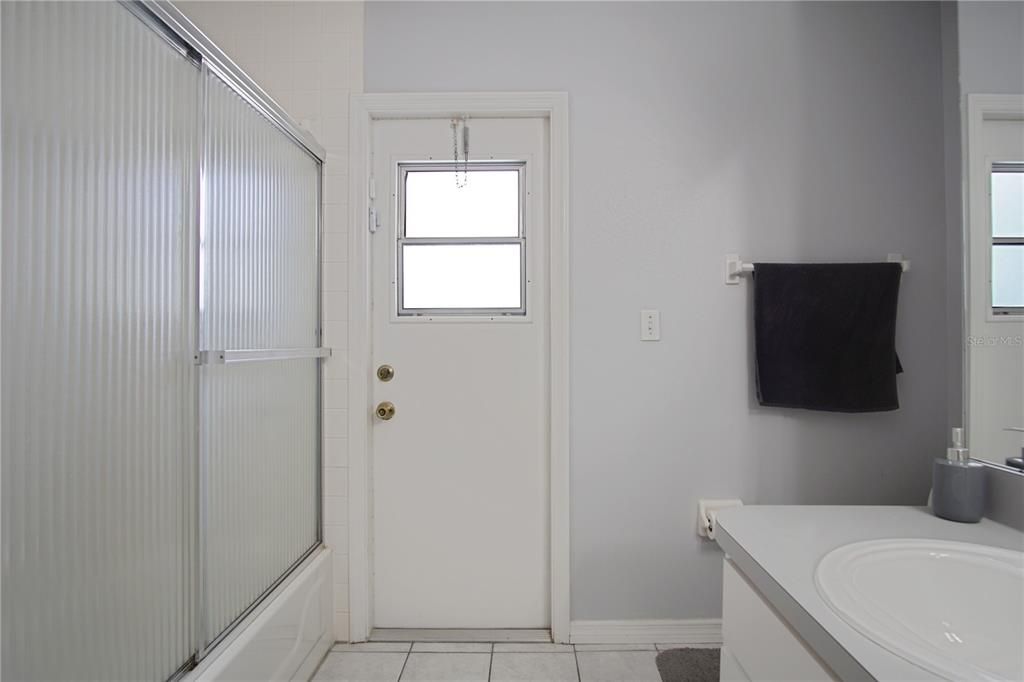 En Renta: $2,299 (4 camas, 2 baños, 1665 Pies cuadrados)