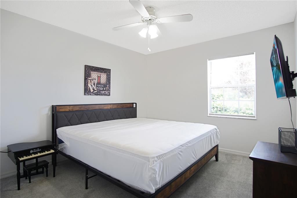 En Renta: $2,299 (4 camas, 2 baños, 1665 Pies cuadrados)