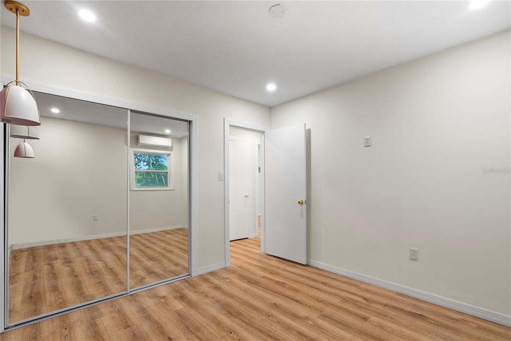 For Sale: $255,000 (3 beds, 1 baths, 884 Square Feet)