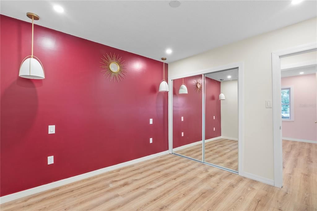 For Sale: $255,000 (3 beds, 1 baths, 884 Square Feet)