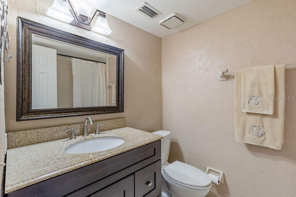 For Sale: $179,900 (2 beds, 2 baths, 1165 Square Feet)