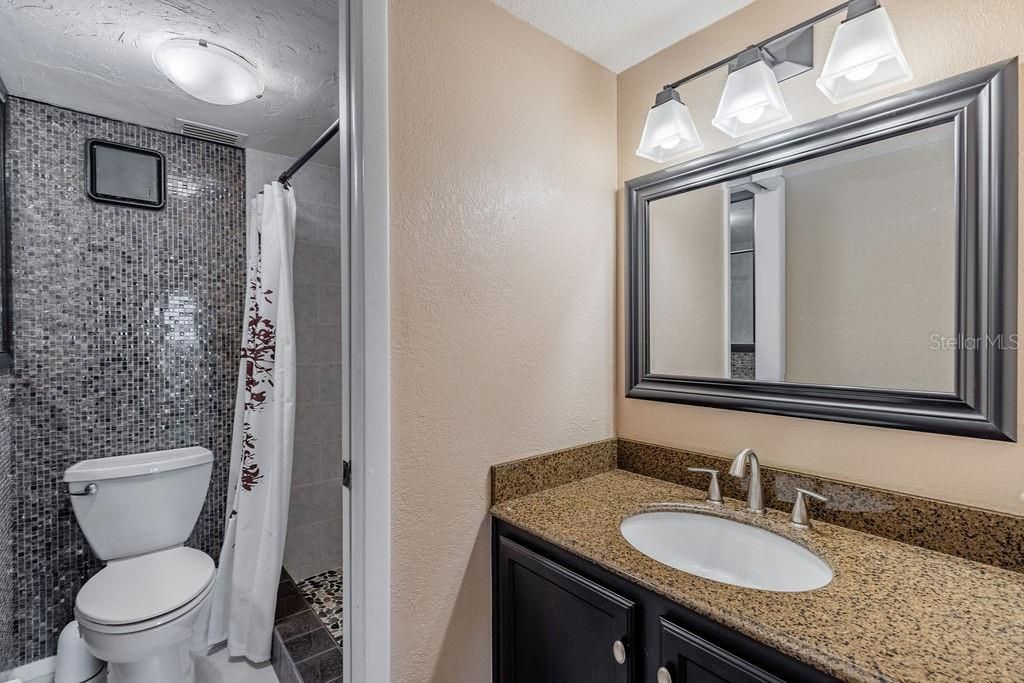 For Sale: $179,900 (2 beds, 2 baths, 1165 Square Feet)