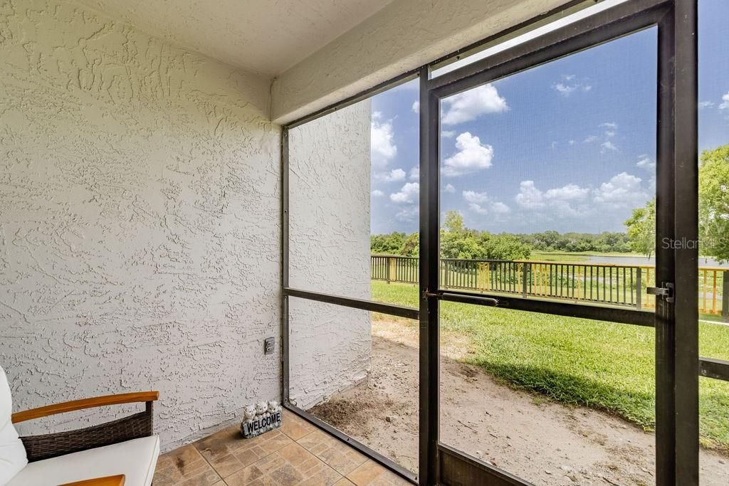 For Sale: $179,900 (2 beds, 2 baths, 1165 Square Feet)