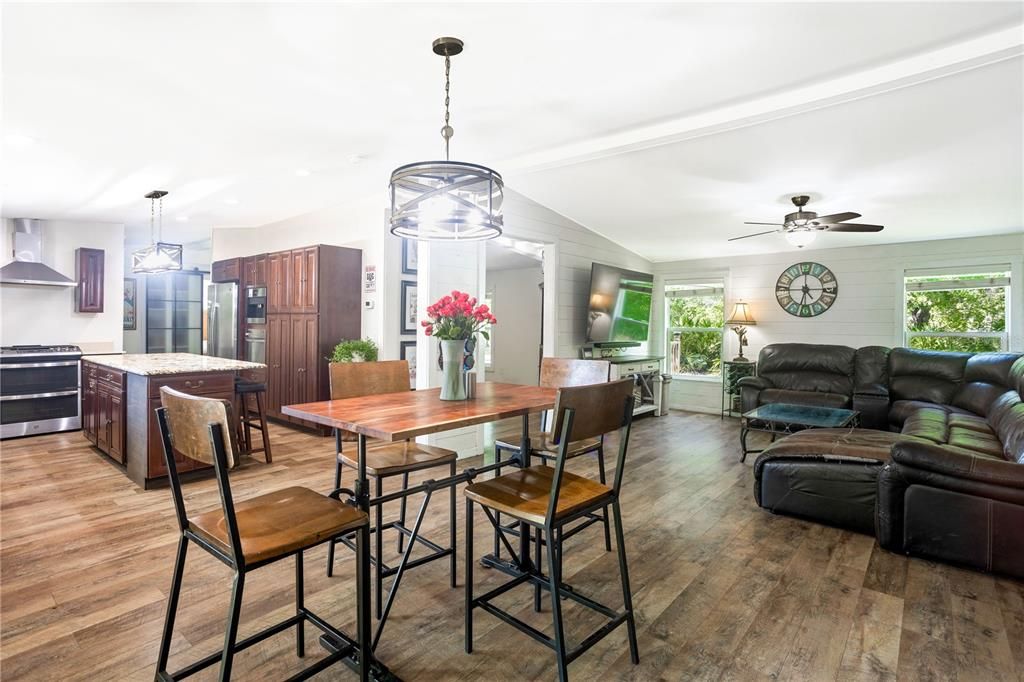 En Venta: $400,000 (3 camas, 2 baños, 1728 Pies cuadrados)