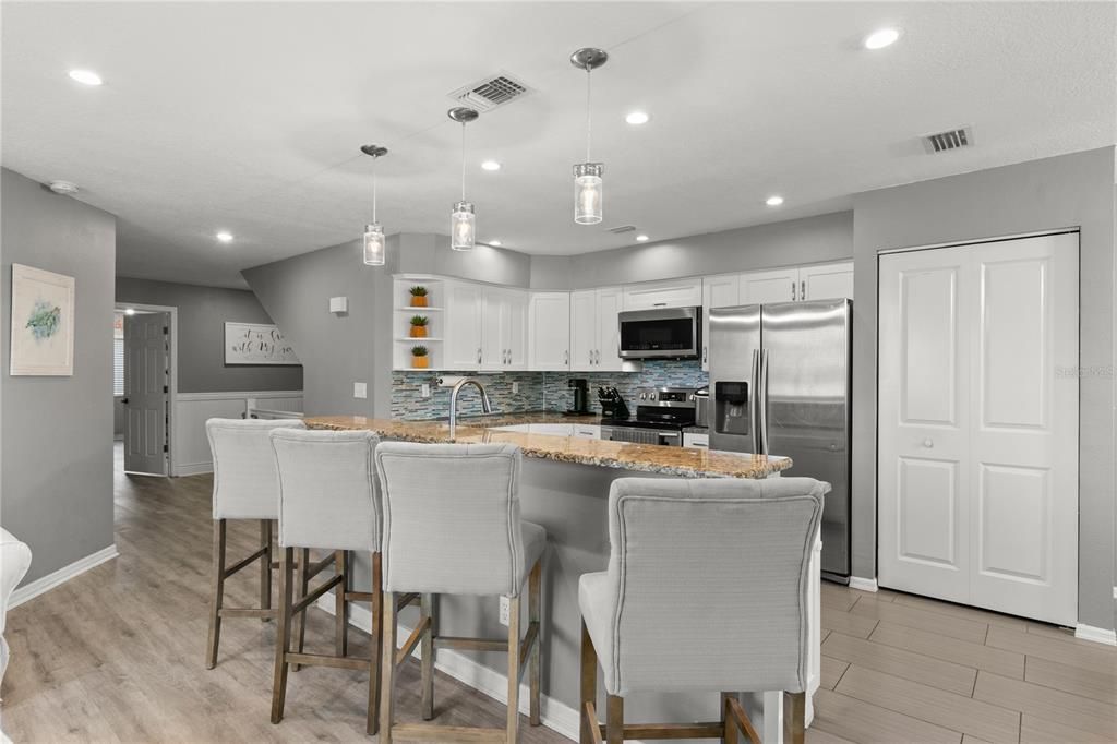 For Sale: $525,000 (3 beds, 3 baths, 2096 Square Feet)