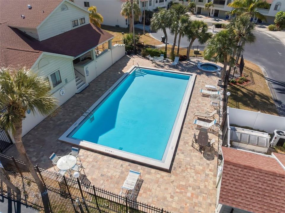 For Sale: $525,000 (3 beds, 3 baths, 2096 Square Feet)