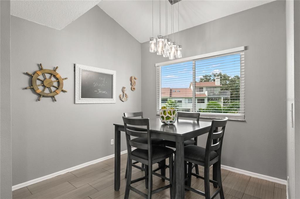 For Sale: $525,000 (3 beds, 3 baths, 2096 Square Feet)