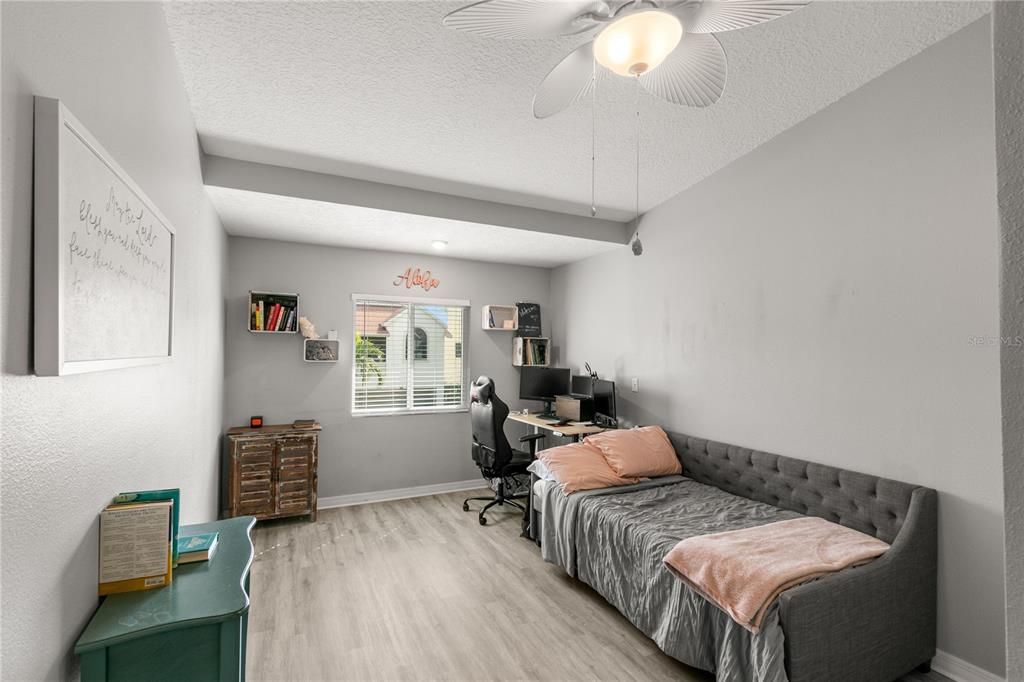 For Sale: $525,000 (3 beds, 3 baths, 2096 Square Feet)