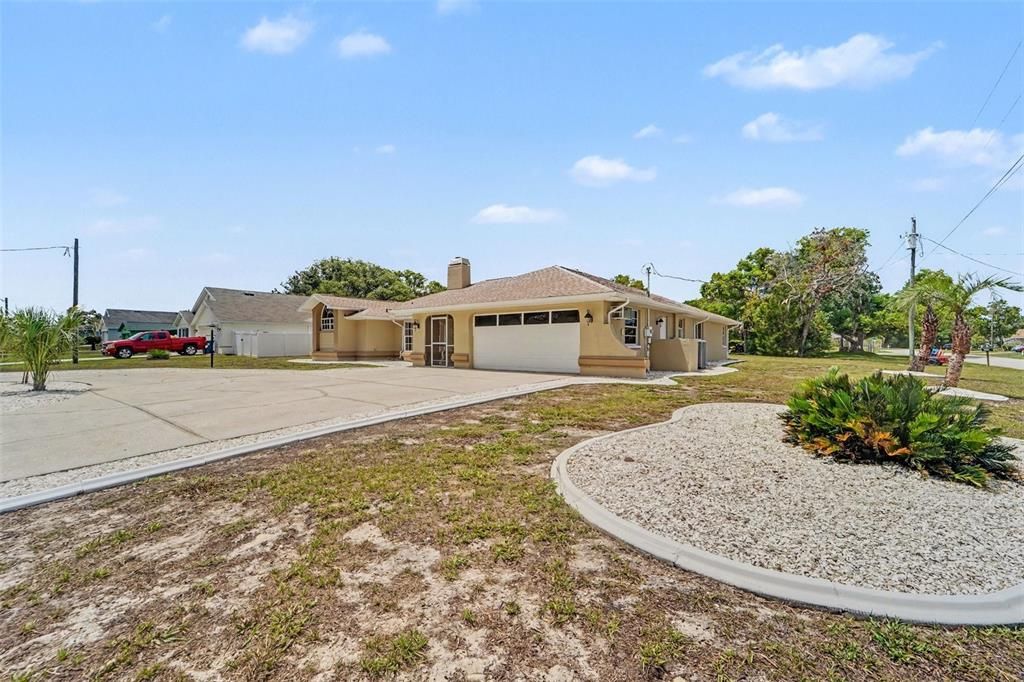 For Sale: $419,900 (3 beds, 2 baths, 1985 Square Feet)