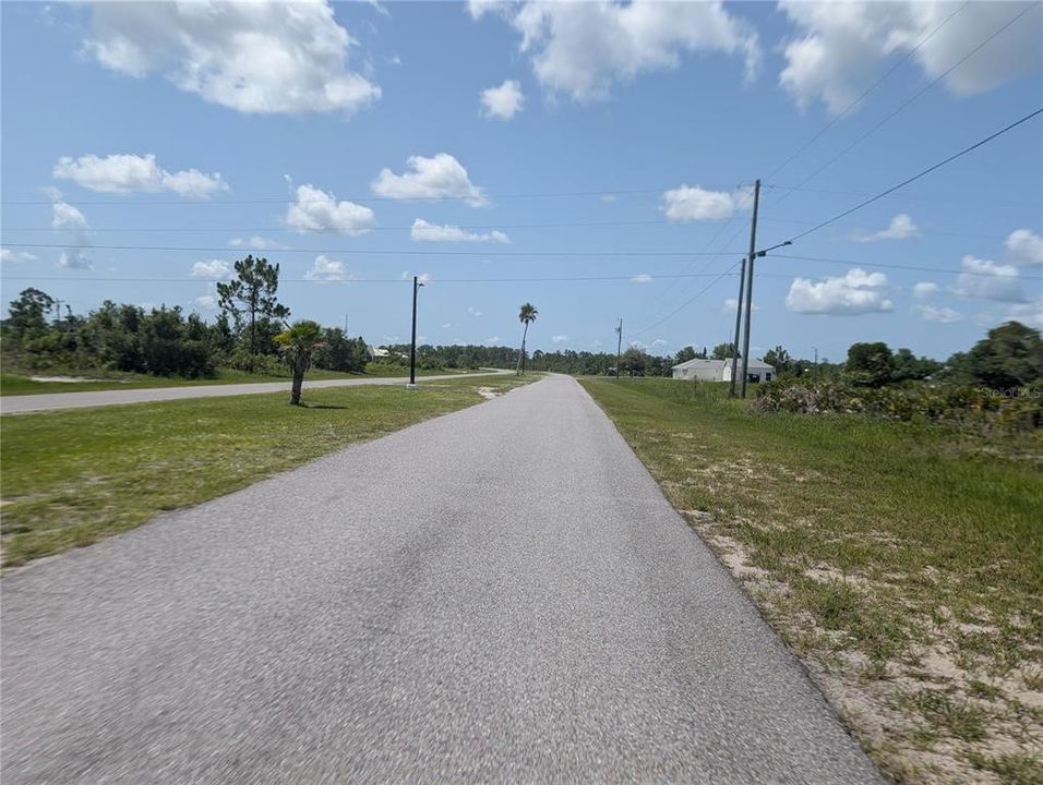 待售: $21,900 (0.52 acres)