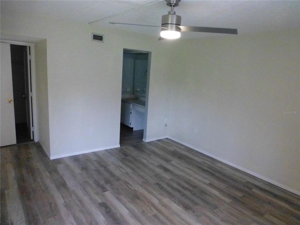 В аренду: $1,850 (2 спален, 2 ванн, 1094 Квадратных фут)