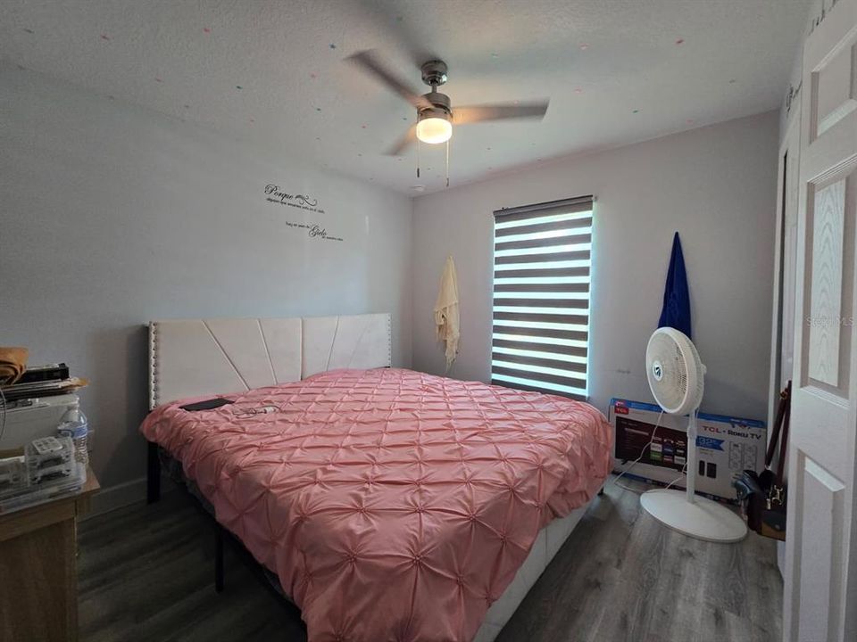 For Sale: $215,000 (3 beds, 2 baths, 1270 Square Feet)