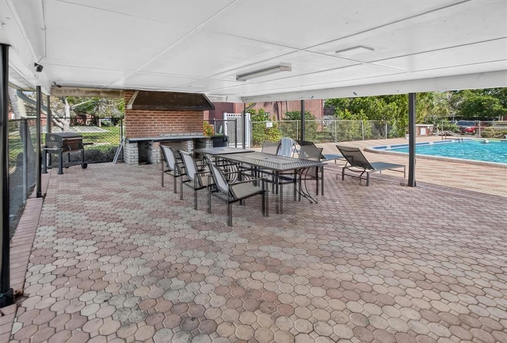 For Sale: $100,000 (1 beds, 1 baths, 680 Square Feet)