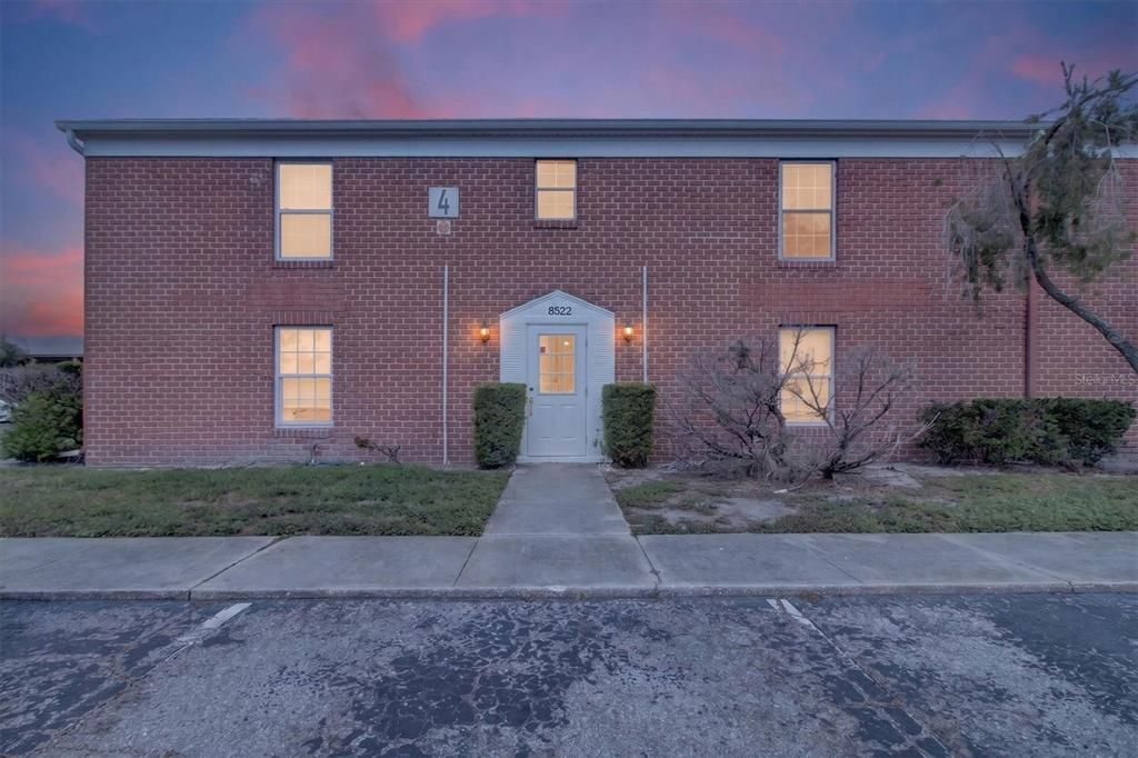 For Sale: $100,000 (1 beds, 1 baths, 680 Square Feet)