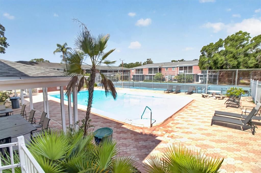 For Sale: $100,000 (1 beds, 1 baths, 680 Square Feet)