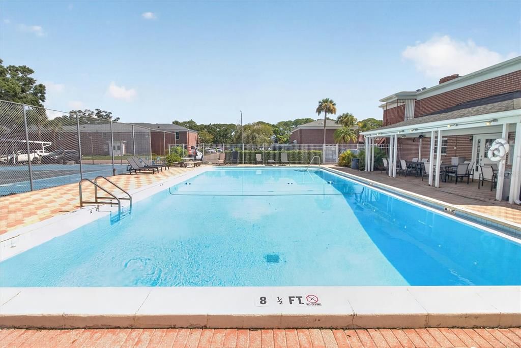 For Sale: $100,000 (1 beds, 1 baths, 680 Square Feet)