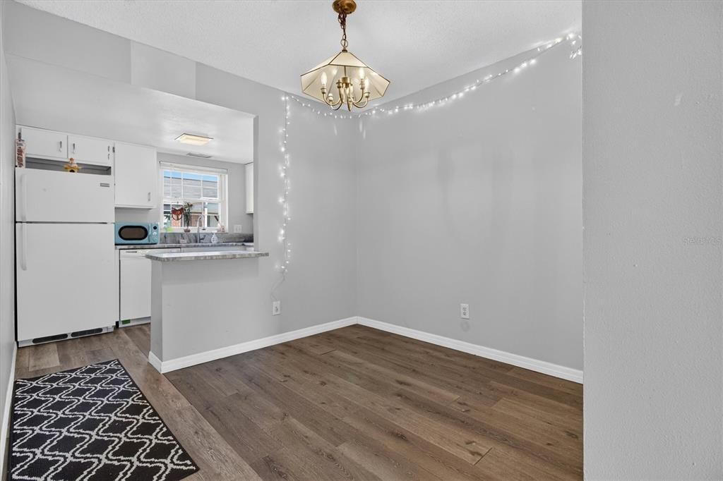For Sale: $100,000 (1 beds, 1 baths, 680 Square Feet)