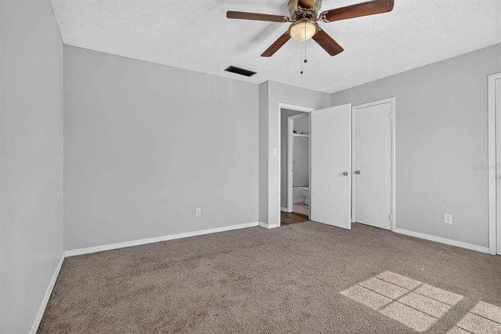 For Sale: $100,000 (1 beds, 1 baths, 680 Square Feet)