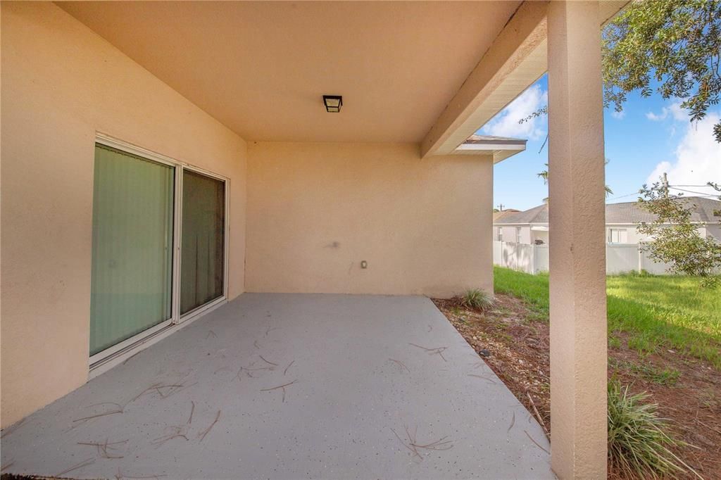 For Sale: $275,000 (4 beds, 2 baths, 1615 Square Feet)