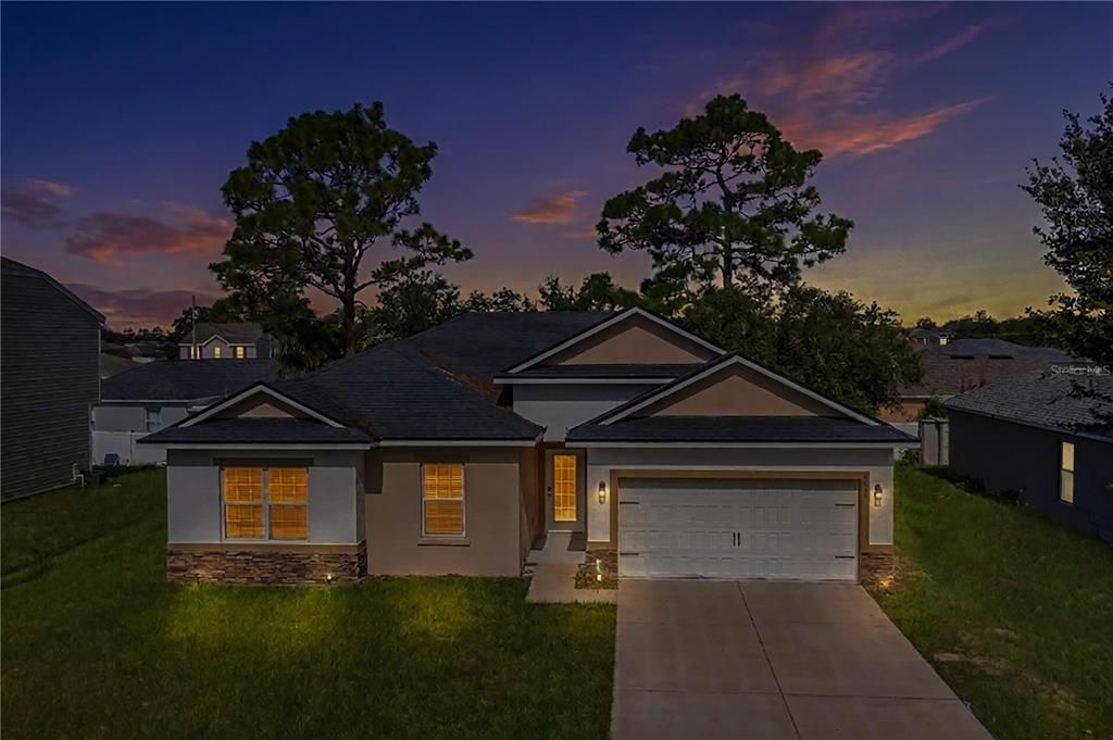 For Sale: $275,000 (4 beds, 2 baths, 1615 Square Feet)